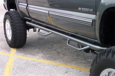 N-FAB Nerf Step 2016-2021  Nissan Titan Crew Cab 5.7' Short Bed Gas SRW Gloss Black (N1689CC)