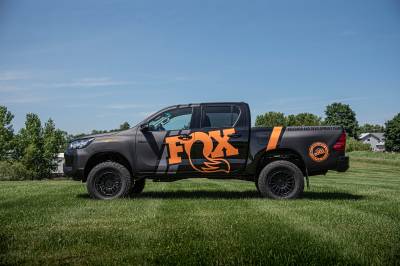 BDS 2 Inch Lift Kit FOX Coil-Overs Toyota Hilux (15-25) (842FSR)